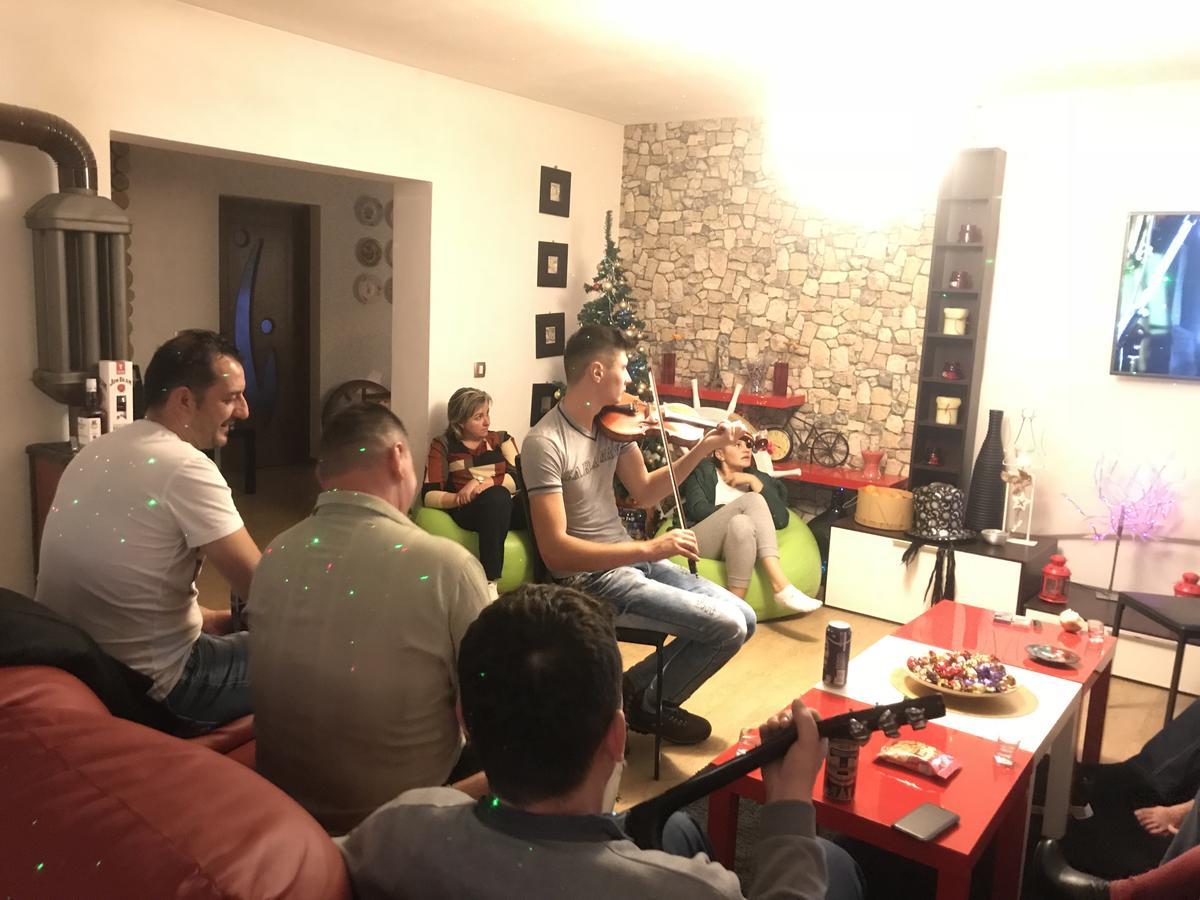 ホテルCasa Relax Văleni エクステリア 写真